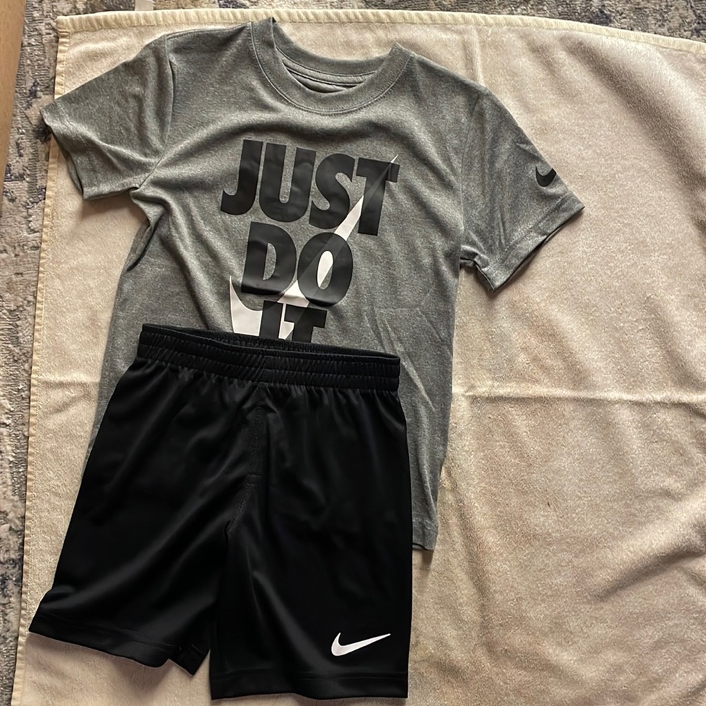 Boy’s Nike Set
